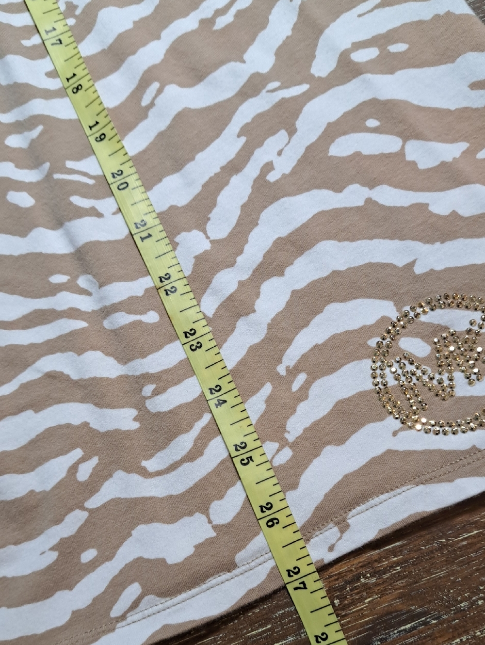 MICHAEL Michael Kors Zebra Print Tees — Black/White & Beige/White XL Set of 2 - Picture 13 of 15